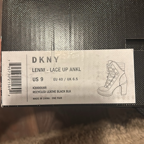 Brand: Vince Camuto
Vince Camuto Women's Andrequa High Heel Sandal Heeled - Picture 4 of 4